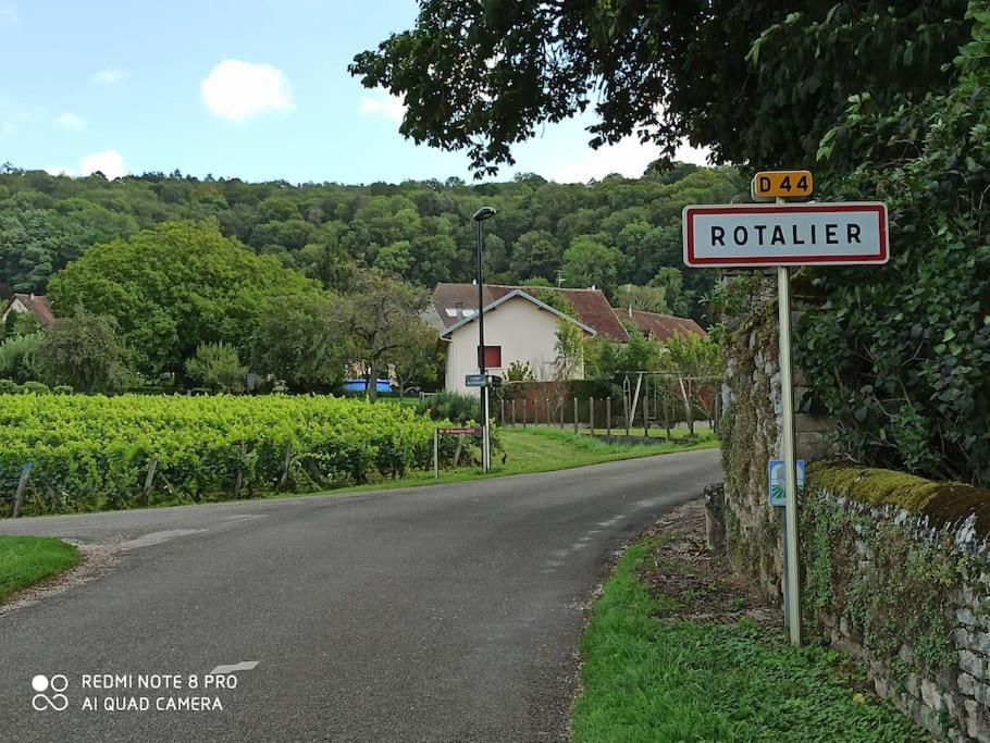 Jura - Maison De Village Entiere Avec Piscine Rotalier Exteriör bild
